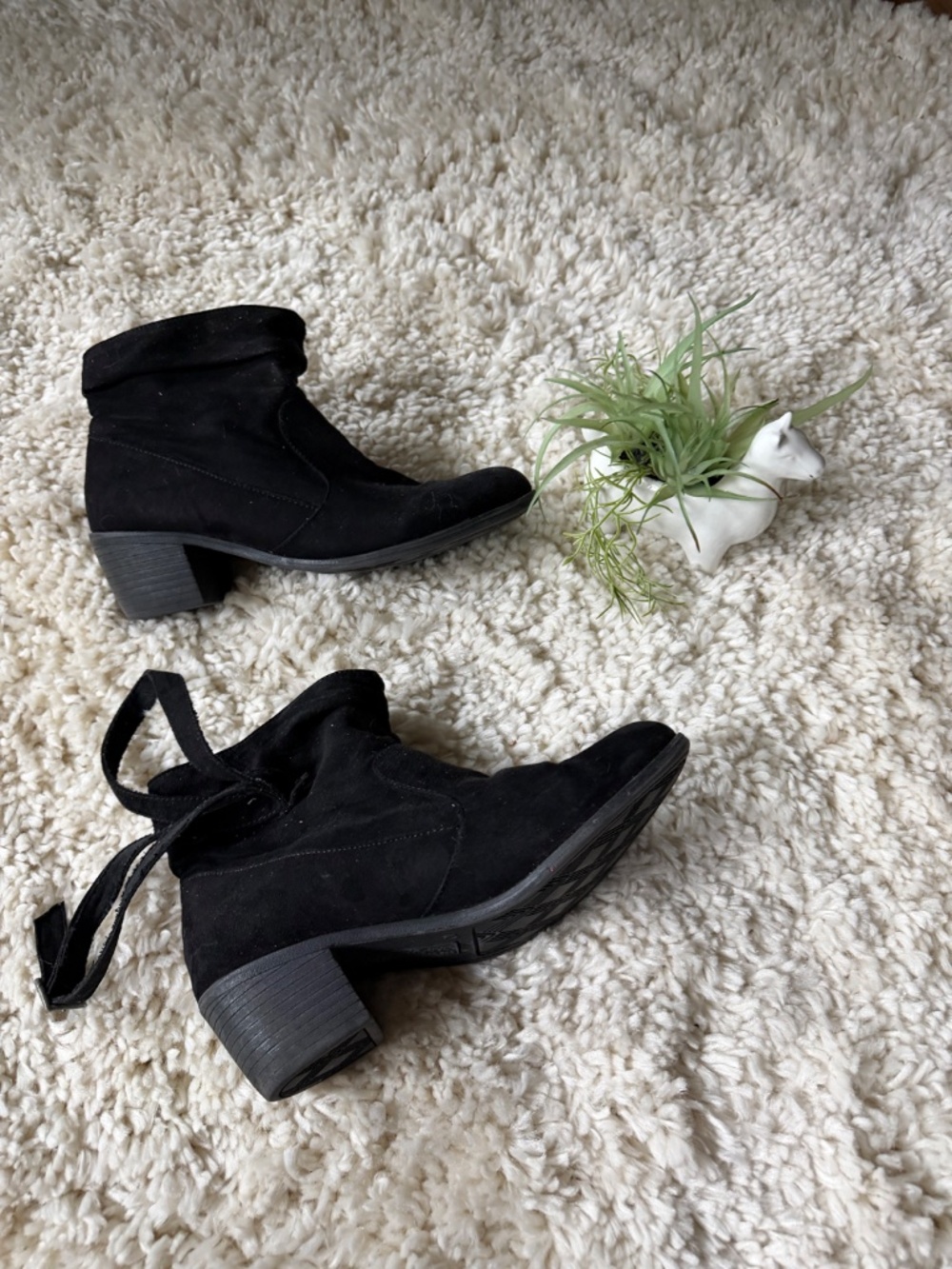 American Eagle Outfitters Black Suede Ankle Booties with Back Wrap Tie suede ank - Picture 3 of 8